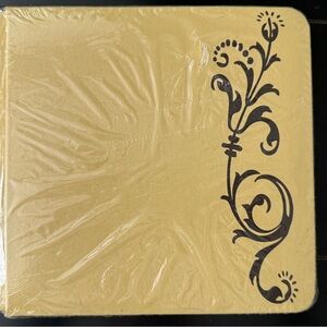 Creative Memories yellow 7 x 7, Album